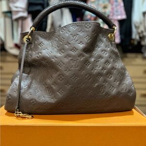 Authentic monogram Empreinte Artsy LV purse - Brown